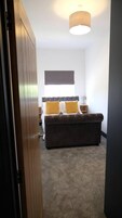 1 habitación, tabla de planchar con plancha, wifi gratis y ropa de cama 