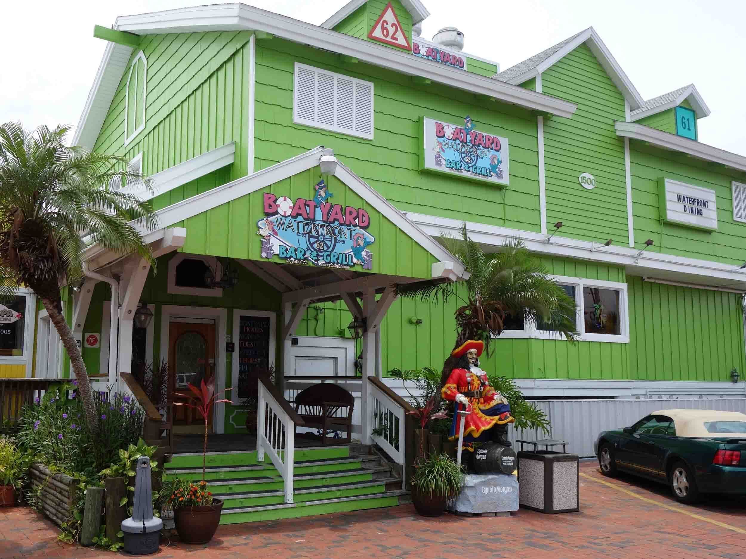 Waterfront dining - The Boat Yard 7-min walk, Siesta Key 1BR