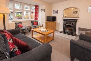 Living area - Kentdale - a lovely family home in Ambleside (Ambleside)