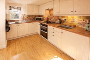 Dishwasher - Kentdale - a lovely family home in Ambleside (Ambleside)