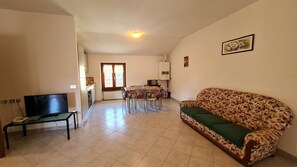 TV - Bonaventura 5 Gardola Apartment (Tignale)