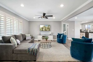 TV - Old Town Home 15min to TPC Scottsdale |Heated Pool (Scottsdale)