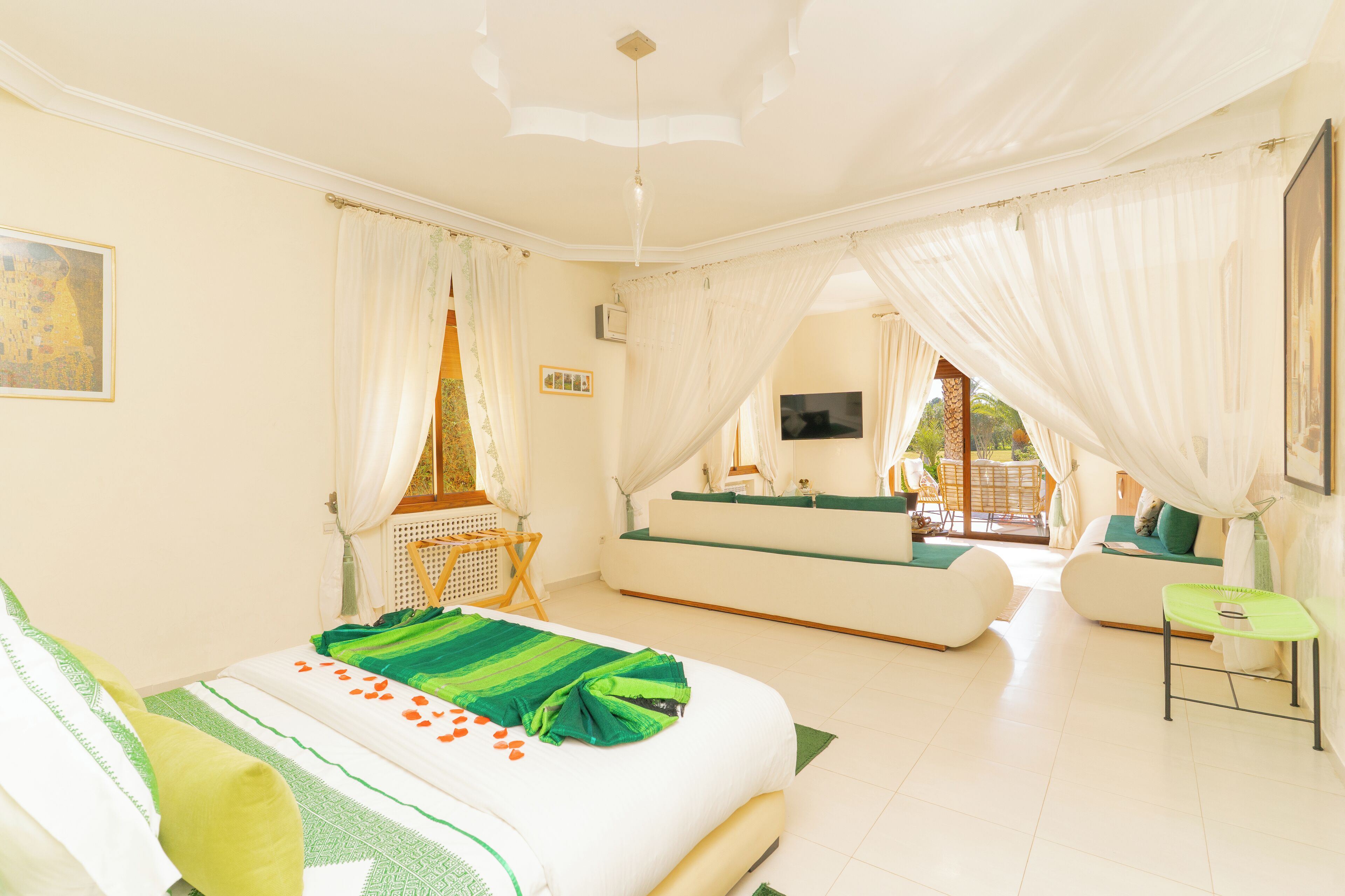 Suite Présidentielle, 1 chambre, baignoire, vue piscine | Draps italiens Frette, literie de qualité supérieure