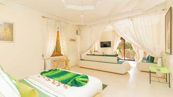 Suite Présidentielle, 1 chambre, baignoire, vue piscine | Draps italiens Frette, literie de qualité supérieure