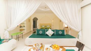 Suite Présidentielle, 1 chambre, baignoire, vue piscine | Draps italiens Frette, literie de qualité supérieure