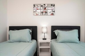4 Schlafzimmer, Schreibtisch, Bügeleisen/Bügelbrett, WLAN