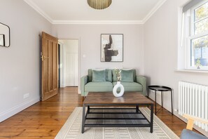 Interior -  Spacious 3 Bed Flat Putney (London)