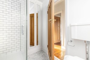 Apartment | Bathroom