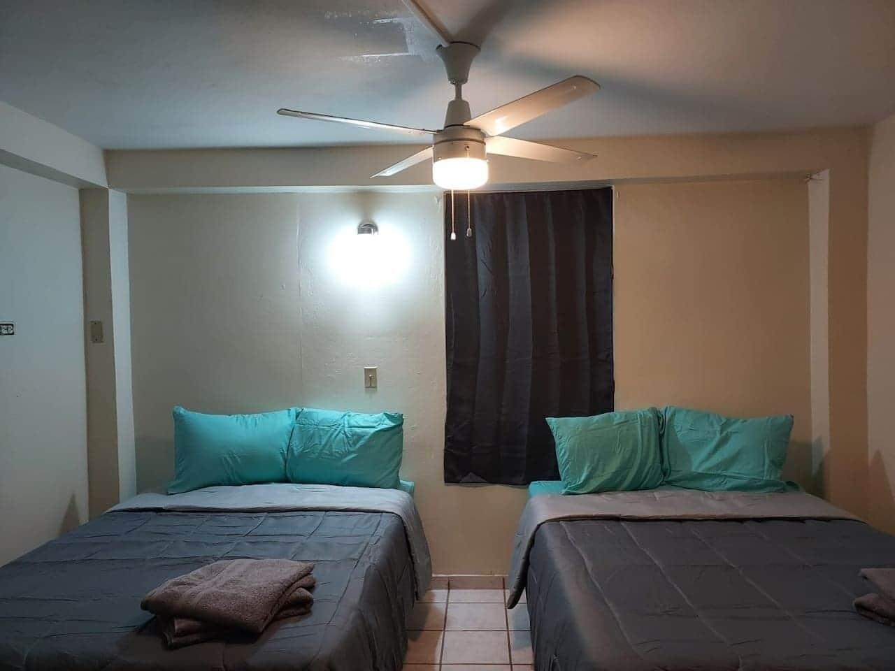 2 sovrum, strykjärn/strykbräda, gratis wi-fi och sängkläder