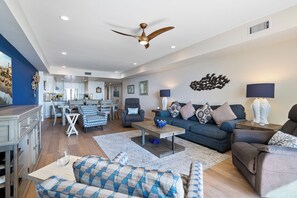 Smart TV - Oceanfront/Ground Floor Unit/A/C/Parking/Guest Favorite (La Jolla)