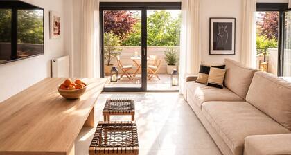 Grand Getaway Suite 300m from the Beach