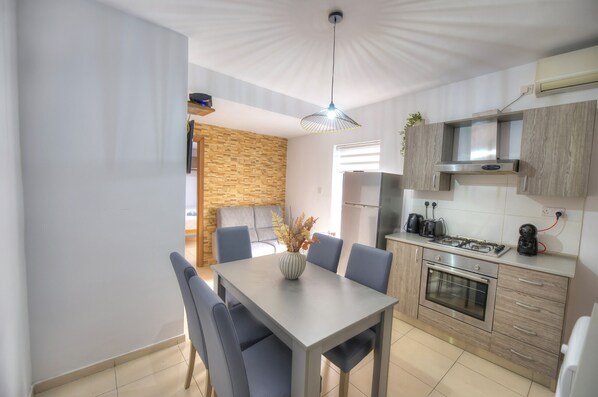 Fridge, oven, coffee/tea maker, electric kettle - 2bedrooms fully equipped in Paceville JPOR1-2 (St Julian's)