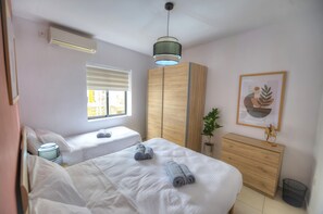2 bedrooms, iron/ironing board, free WiFi, bed sheets - 2bedrooms fully equipped in Paceville JPOR1-2 (St Julian's)