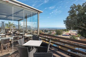 Outdoor dining - Great Apartment 2Dorm-Pool & Views in Elviria Alta (Ojén)