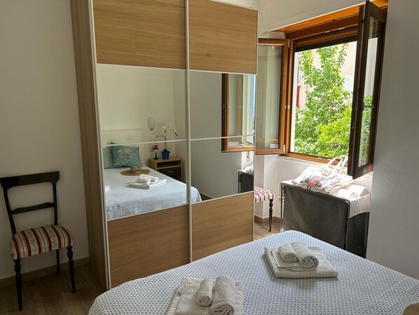 2 Schlafzimmer, Bügeleisen/Bügelbrett, Reisekinderbett, kostenloses WLAN