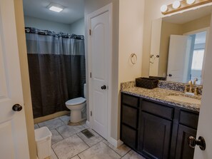 Hair dryer, towels, soap, shampoo - Classy, Charming, Comfy 2 BR (Lafayette)