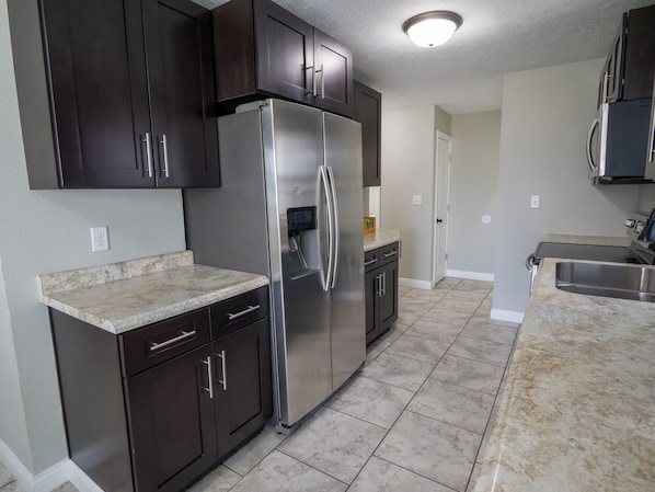 Fridge, microwave, oven, stovetop - Classy, Charming, Comfy 2 BR (Lafayette)