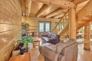 Televisión y chimenea 