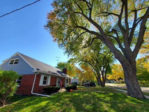 Wonderfully Updated House in Quiet Neighborhood, Two Blocks from Lake Winnebago!