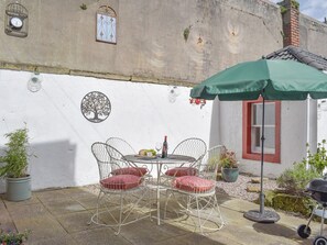 Outdoor dining - 2 bedroom accommodation in Ayr (Ayr)