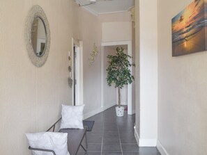 Interior - 2 bedroom accommodation in Ayr (Ayr)