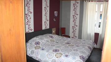 1 bedroom, WiFi, bed sheets