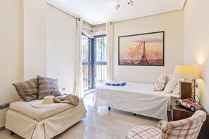 3 chambres, fer et planche à repasser, Wi-Fi gratuit, draps fournis