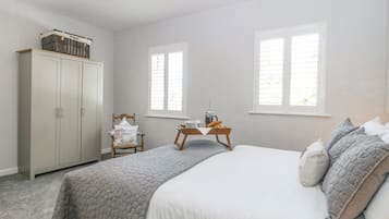 2 bedrooms, individually decorated, individually furnished, free WiFi