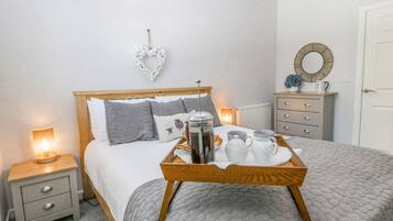 2 bedrooms, individually decorated, individually furnished, free WiFi