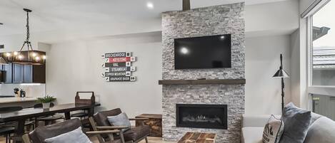 TV connectée, cheminée