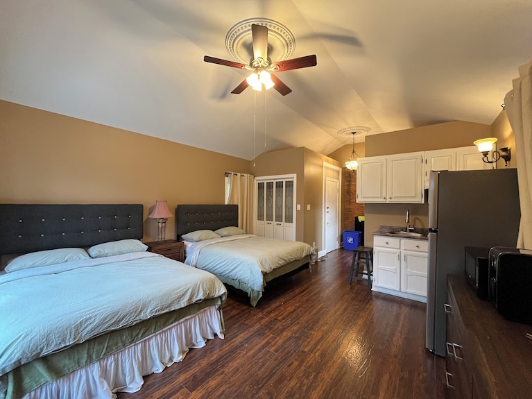 Cozy Room Studio - Niagara Falls