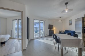 1 chambre, fer et planche Ă repasser, Wi-Fi gratuit, draps fournis