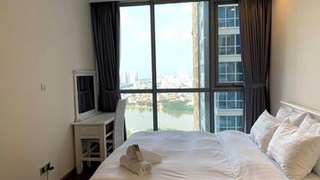 Apartment, 2 Bedrooms, Balcony, City View
