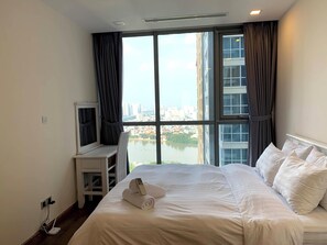 Apartment, 2 Bedrooms, Balcony, City View - DongDong LUX APT - Vinhomes Central Park (Ho Chi Minh City)