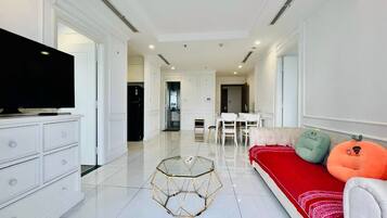Apartment, 3 Bedrooms, Balcony, City View | Laptop workspace, soundproofing, iron/ironing board, free WiFi