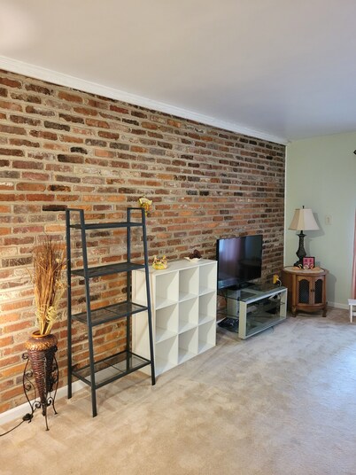 1 BR, 1 Bath, End Unit Condo - Fully Furnished