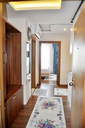 Regadera, regadera tipo lluvia, amenidades de baño de diseñador 