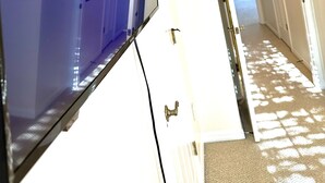 Premium Townhome | 2 bedrooms, iron/ironing board, WiFi (free) - 2 Level Home Central  (Tampa)