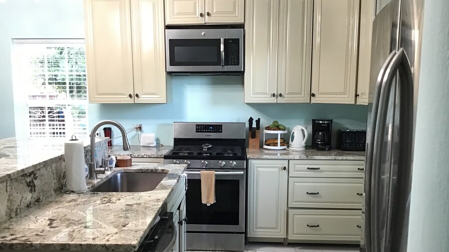 A taste of Jamaica Lavern place