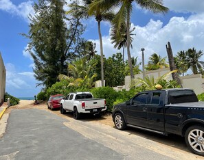 Property grounds - Cozy Isla Verde Beach Studio! Pool + close to Airport (Carolina)