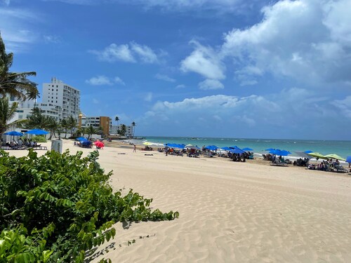 Relaxing Isla Verde Studio • Walk to Beach • Pool