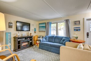 TV, fireplace, DVD player - Walk to Lake Huron: Pet-Friendly Caseville Cottage (Caseville)