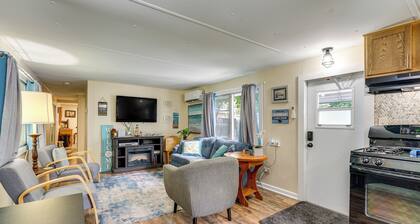 Walk to Lake Huron: Pet-Friendly Caseville Cottage