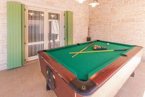 Game room - Luxuriös, Privat und Perfekt Ausgestattet Minuten vom Strand; für 8 Personen (Trget)