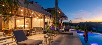 King Summit – Picture-Perfect Panorama from a Private Luxury Villa