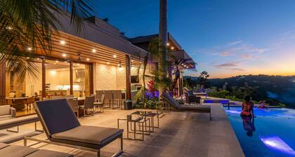 King Summit – Picture-Perfect Panorama from a Private Luxury Villa