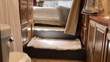1 habitación, wifi y ropa de cama