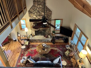 تلفزيون ذكي، مدفأة، ألعاب فيديو، مشغل دي في دي