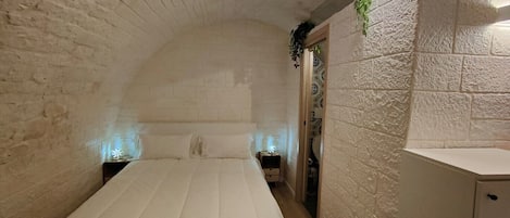 1 quarto, Wi-Fi de cortesia, roupa de cama