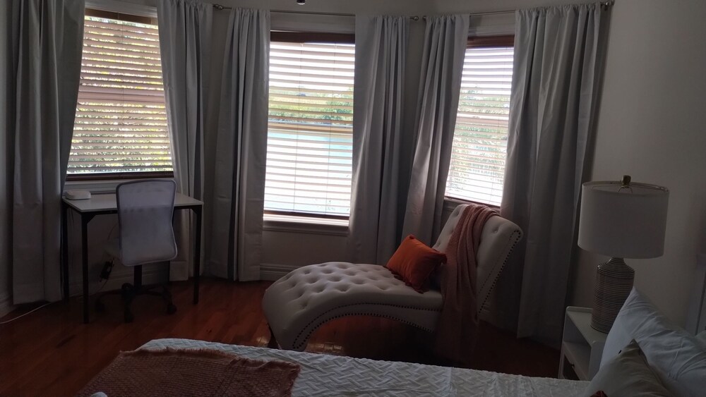 to Lakeview Oasis. Escape the city and embrace lakeside living